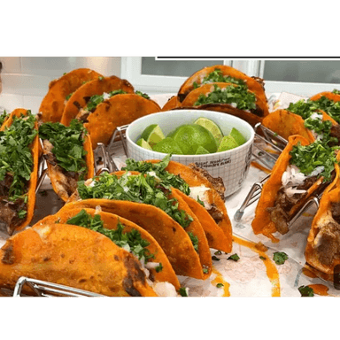 2 Tacos dorados + 1 consome chico.