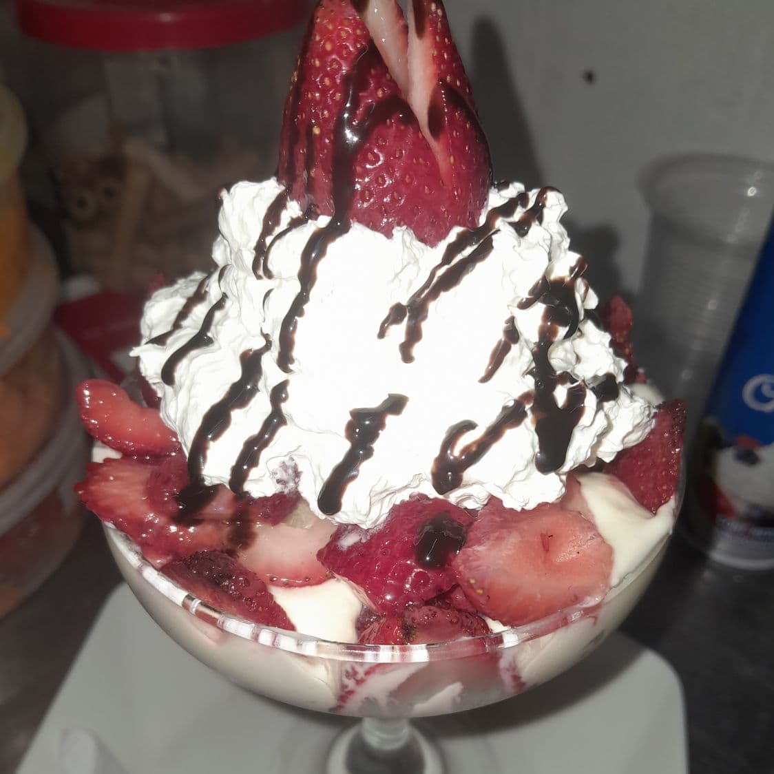 Fresa con Crema y NUTELLA 16 Oz