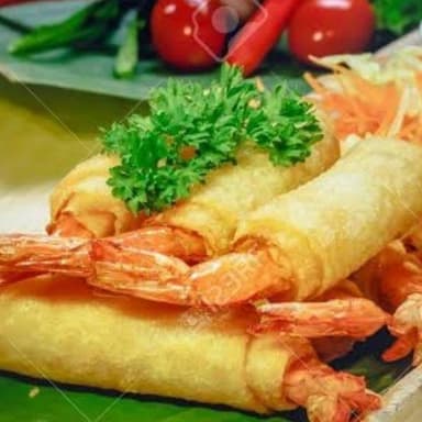Rollo de Queso con Camarón