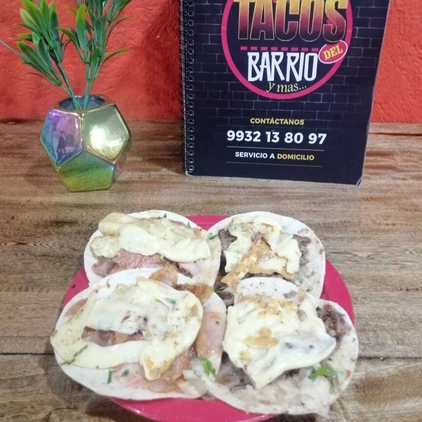 Tacos de Especialidad con Queso