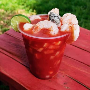 CLAMATO PREPARADO CON CAMARONES