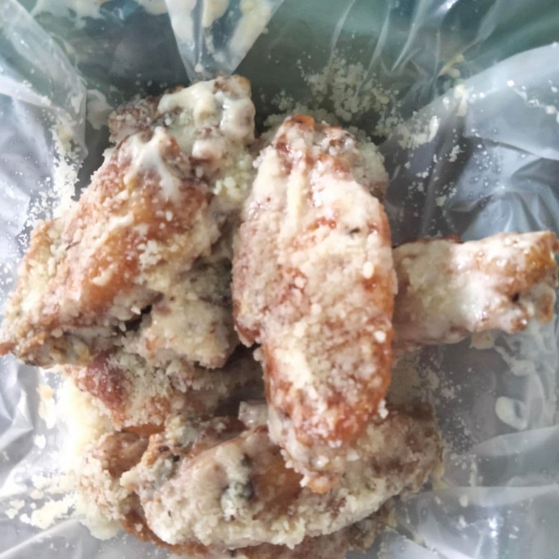 8 Alitas ( Ajo Parmesano )