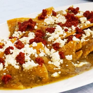 Combo Chilaquiles de Chorizo más Bebida
