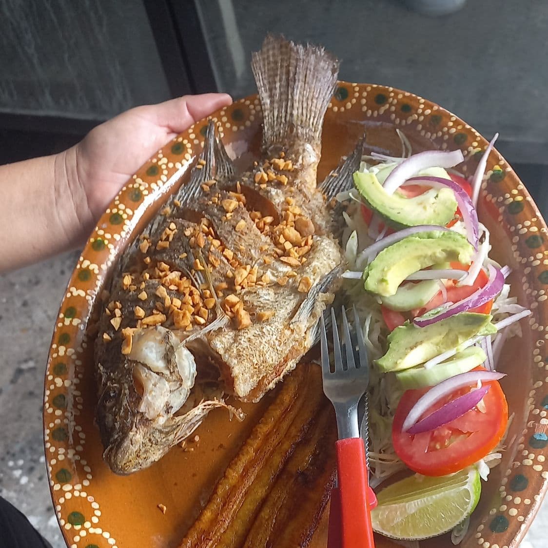 MOJARRA FRITA CON EXTRA AJO
