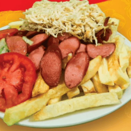 Salchipapa con Deshilachado