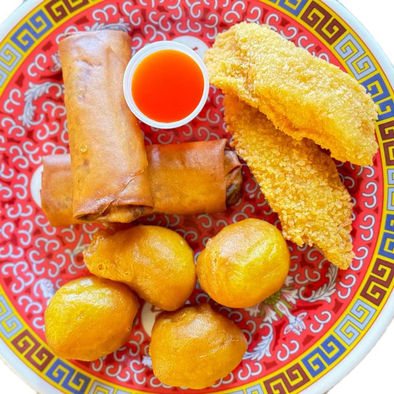 Frito Mixto(2鱼2春卷4鸡球)