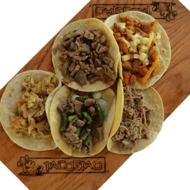 COMBO 1: 4 TACOS + 1 AGUA FRESCA 750 MIL