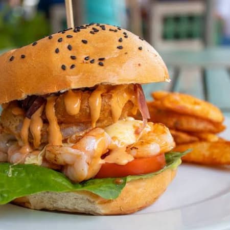 Hamburguesa de Res con Camarón
