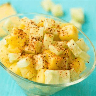 Plato de Piña con limon y tajin