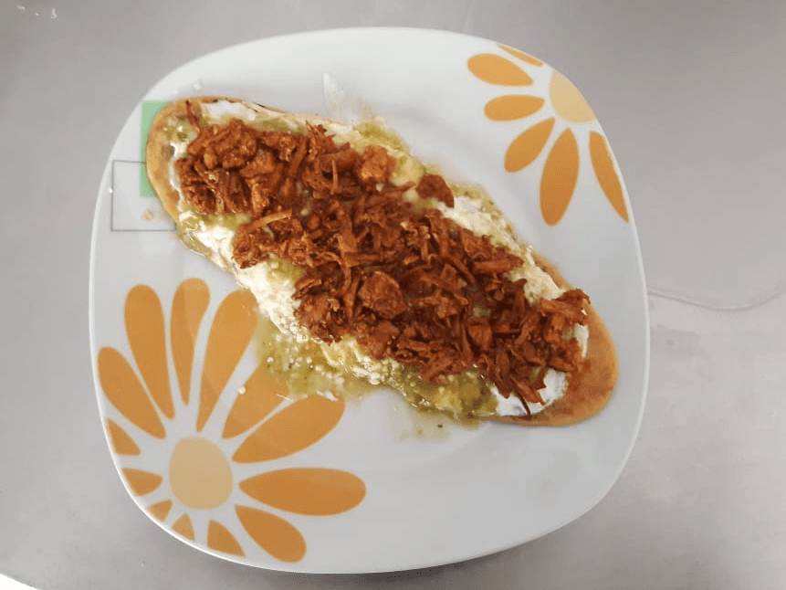 Huarache con Cochinita Pibil