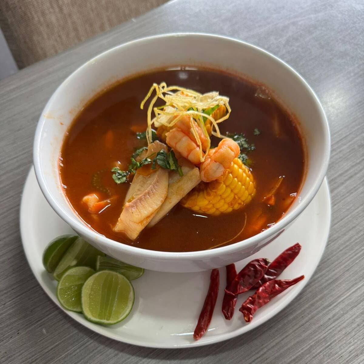 Sopa de Pescado con Camaron