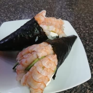 Temaki Ebi (2 Piezas Envueltas en Forma De Cono)