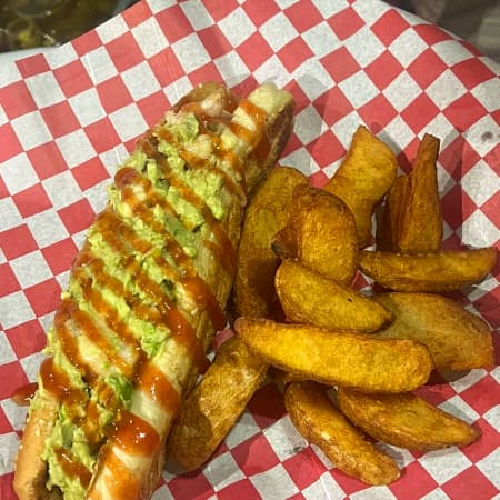 Combo Hot Dog de Camaron + Papas Y Refreso