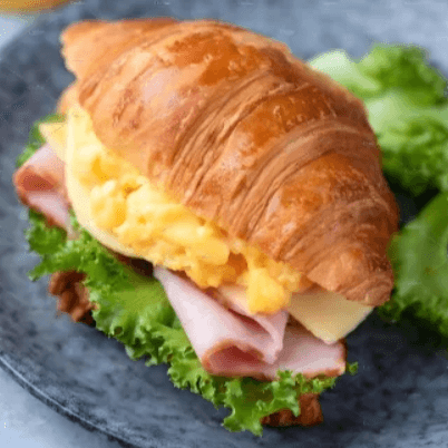 Sándwich Jamón, Queso y Huevo