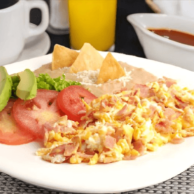 Huevos Revueltos con Jamón