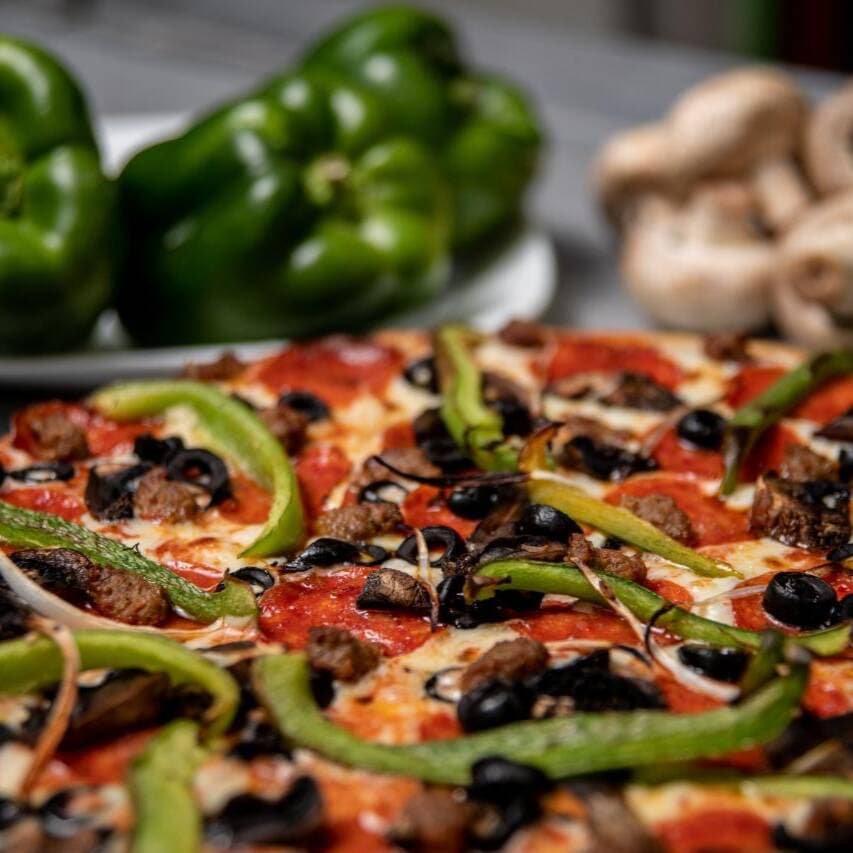 Pizza 5 Ingredientes (Tamaño Familiar).