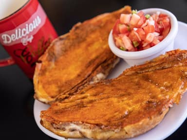 Molletes con Jamón + De Olla