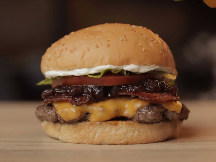 911 Burgers & Fries - Bochalema