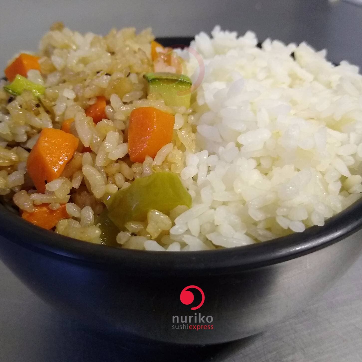 Arroz Bi (mitad Yakimeshi, Mitad Gohan)