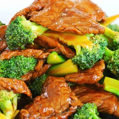 41.Lomo con Vegetales en Salsa