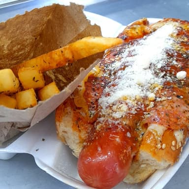 Hot Dog Pizza + Papas