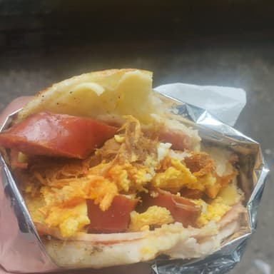Arepa Carne Desmechada