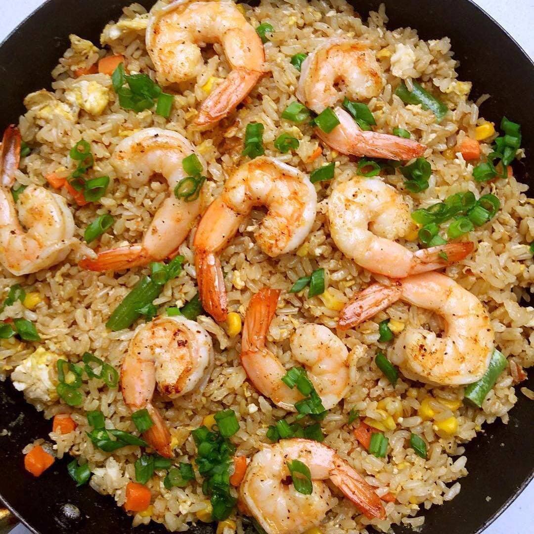 CAMARON CON ARROZ FRITO                    (•̀ᴗ• )