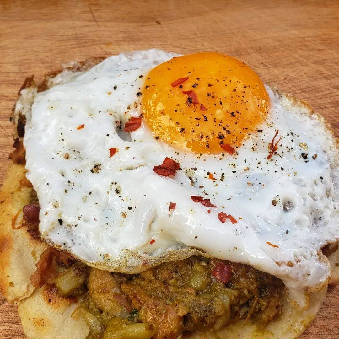 1Tostada de Huevo
