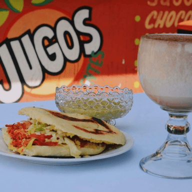 Combo Torta Adobada + Agua de Naranja