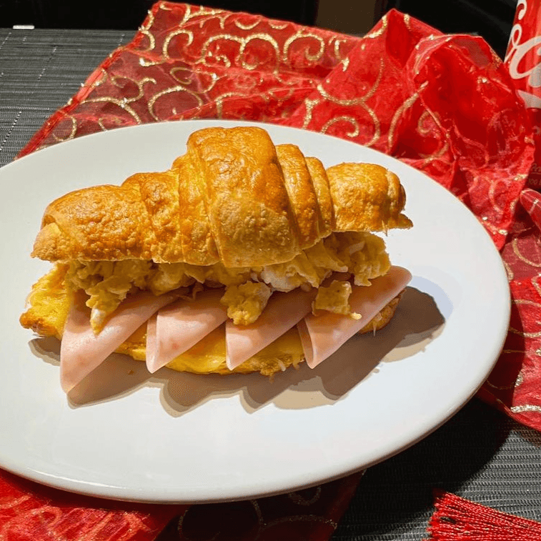 Croissant de Jamón y Huevo