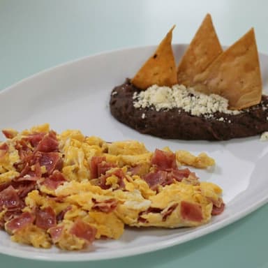 Combo Huevo con Jamon y Agua Natural