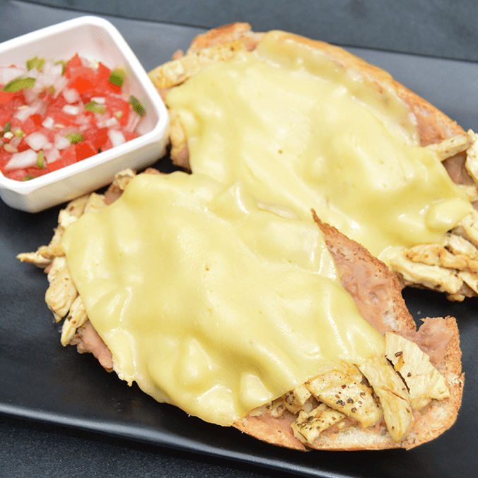 MOLLETES POLLO