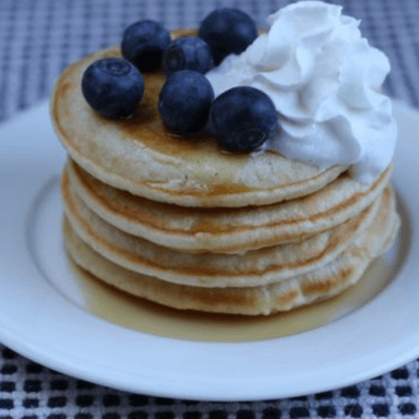 COMBO HOT CAKES CON QUESO COTTAGE