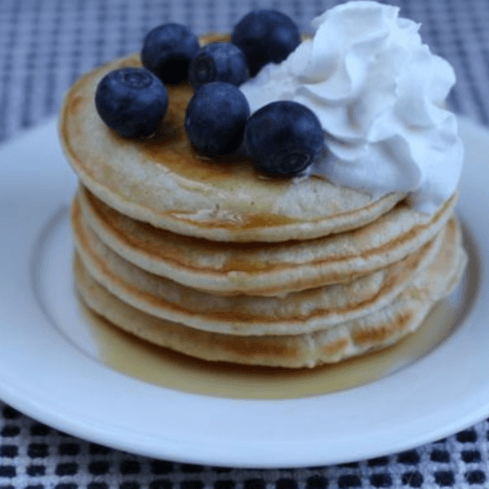 COMBO HOT CAKES CON QUESO COTTAGE