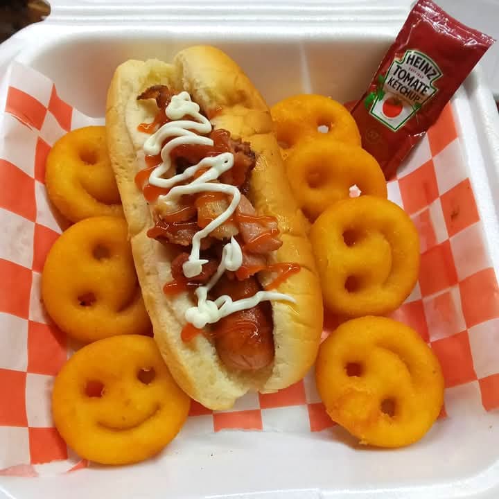 Hotdog con papas smile