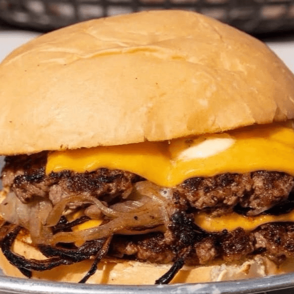 Hamburguesa Media Libra Ropa Vieja+ Papas + Bebida