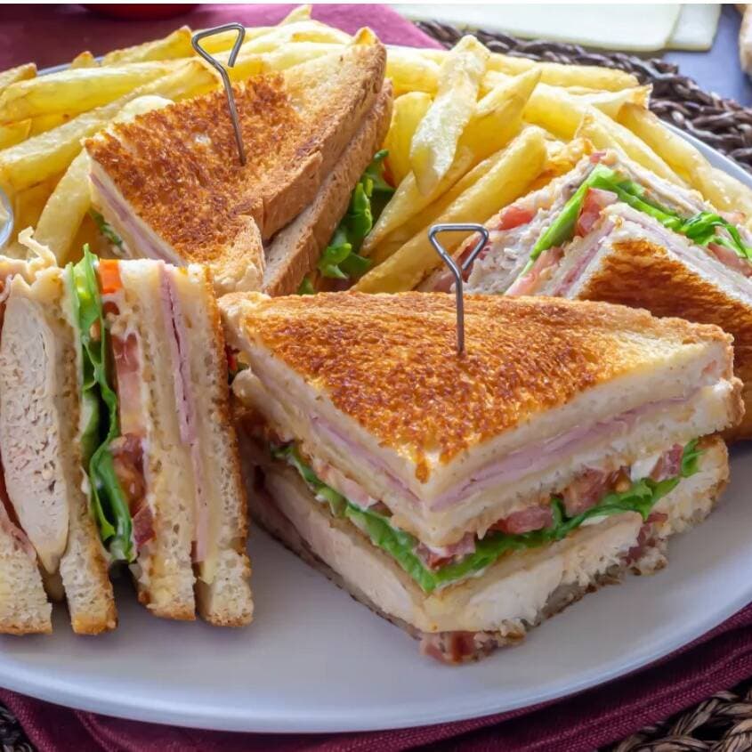 Club Sandwich de Pechuga de Pollo a la Plancha
