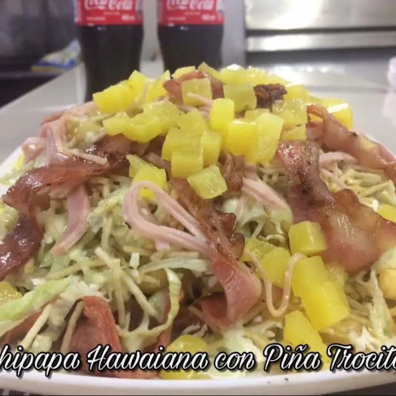 Salchipapa Hawaiana con Jamón y Mozarella