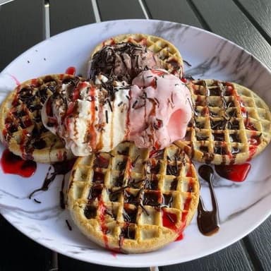 Waffles con Helado - 3 bolas de nieve