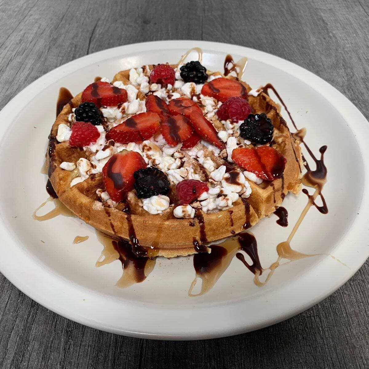 Waffle con Queso Cottage
