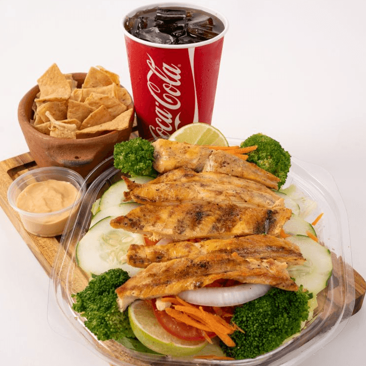 Ensalada Verde con Pollo y Refresco 600 Ml.