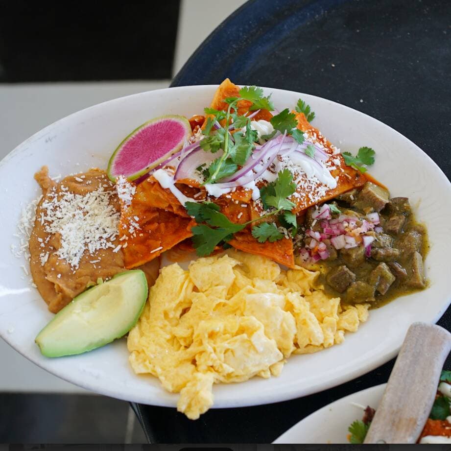 Chilaquiles con Huevo
