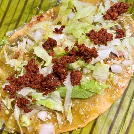 Chalupa con Chorizo