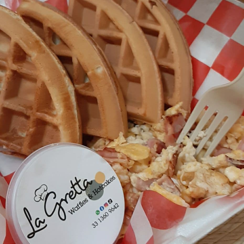 Waffles Revueltos con Jamón