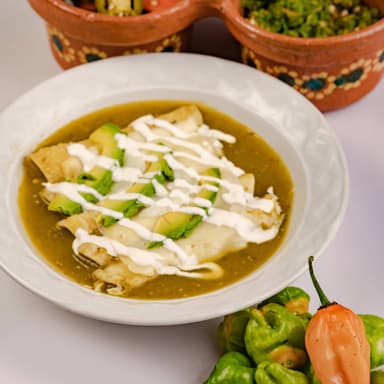 COMBO ENCHILADAS SUIZAS CON AGUA DE HORCHATA