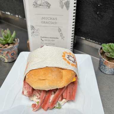 Torta De Salchicha Asada