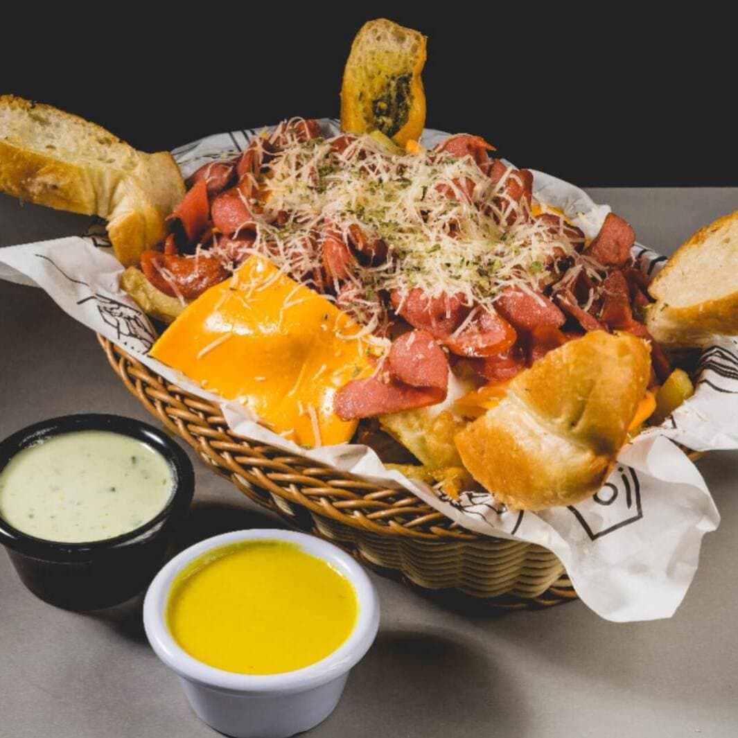 Salchi Pizza