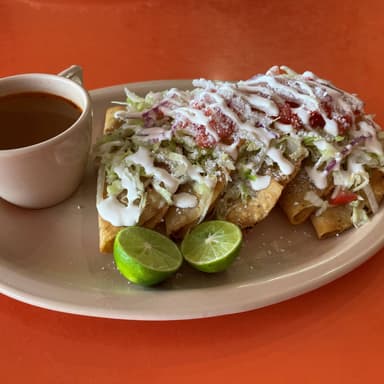 Tacos Dorados de Papa 5 Piezas *