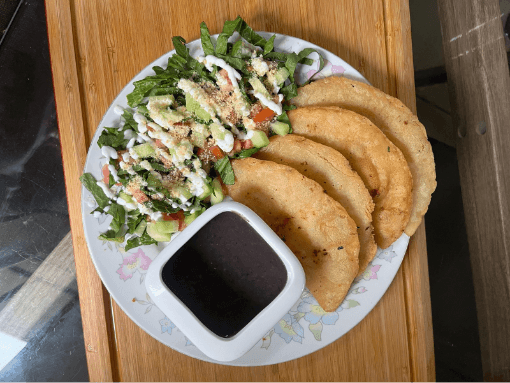 AREGA ALMUERZOS y COMIDA