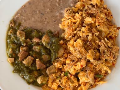 Machacado con Guiso Especial